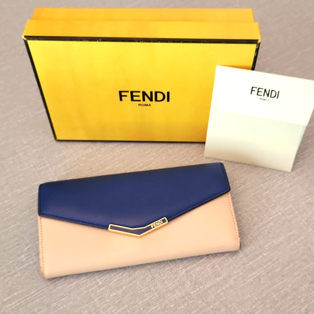 Fendi Contintental Leather Wallet W/Box And Cards